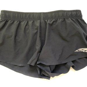 Altra Shorts NWT